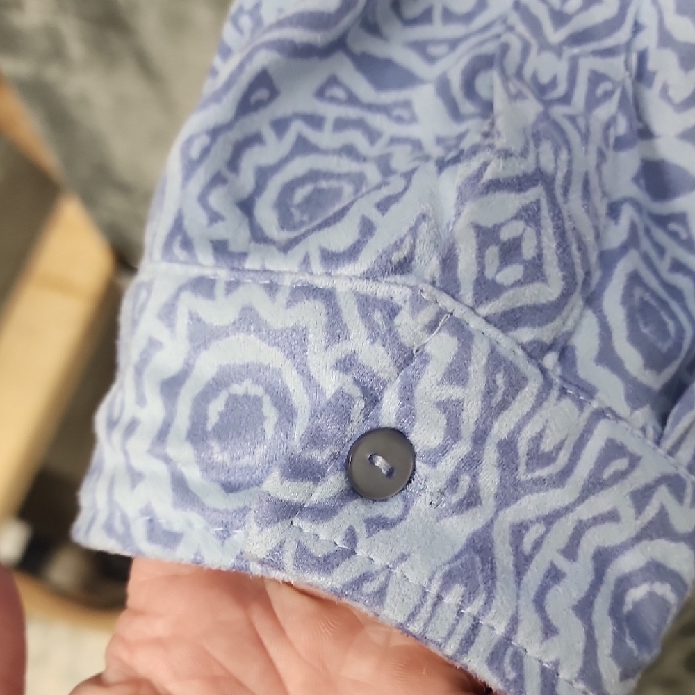 Chico's Sky Blue Patterned Button Down Shirt sz 2… - image 3